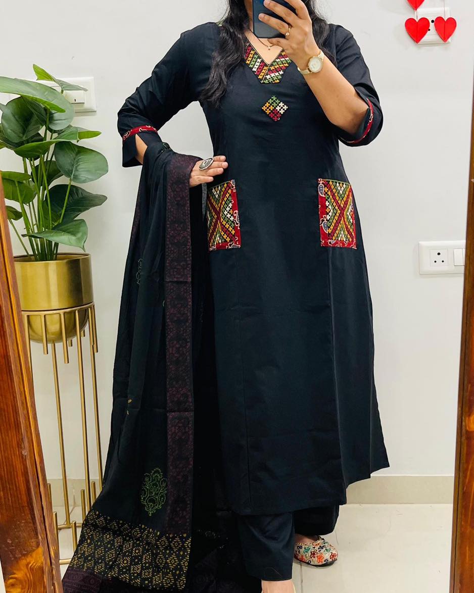 Jaipur Bandhej Classic Black Ethnic Kurta Set With Printed Dupatta
