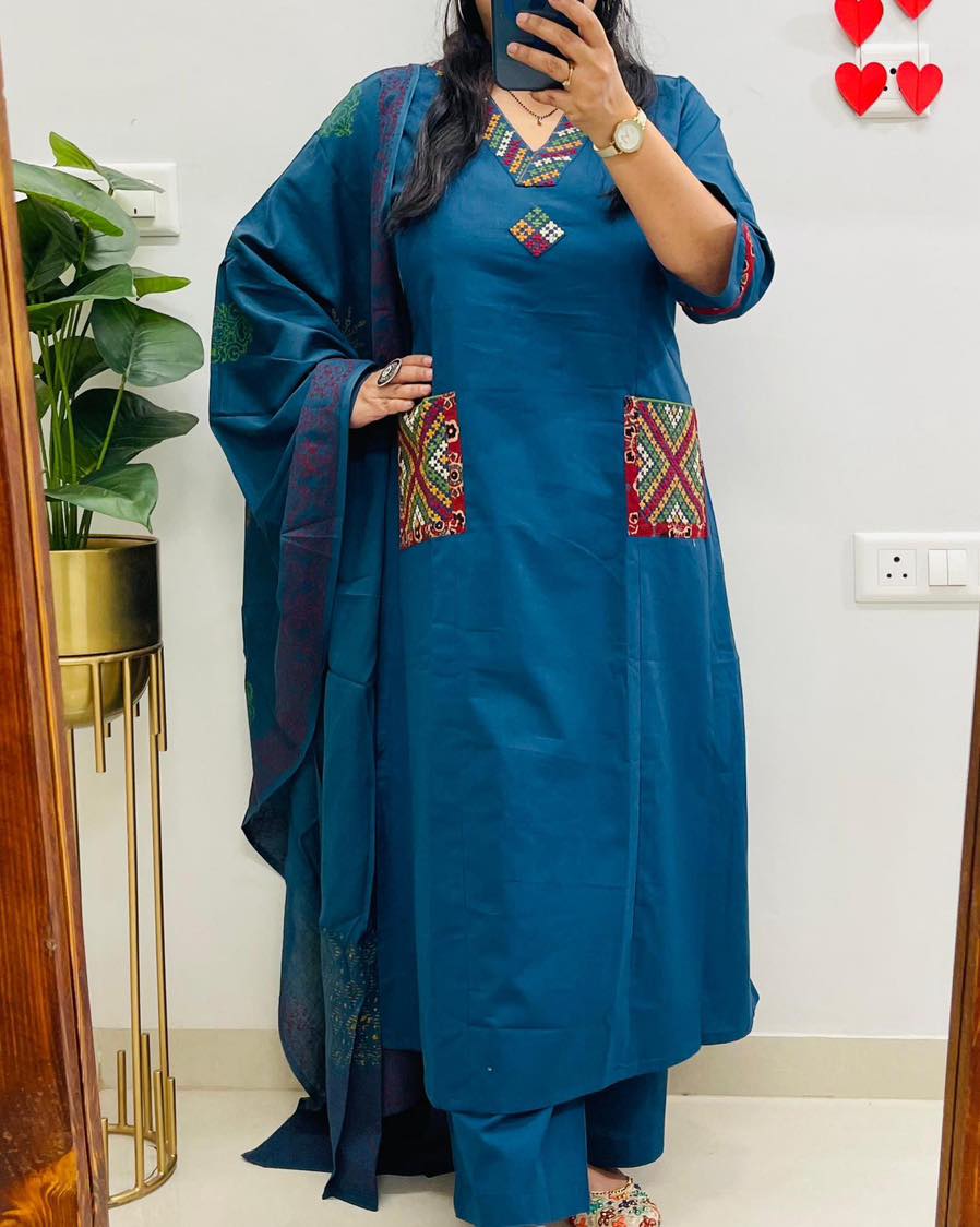Jaipur Bandhej Blue Handcrafted Kurta Set With Printed Dupatta
