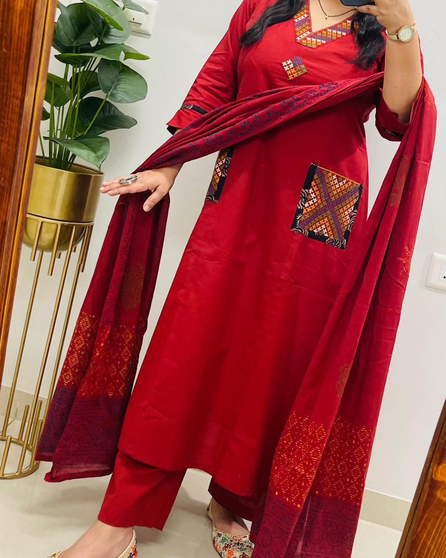 Jaipur Bandhej Deep Red Ethnic Kurta Set With Printed Details & Dupatta