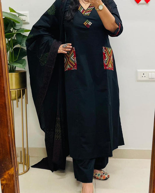 Jaipur Bandhej Classic Black Ethnic Kurta Set With Printed Dupatta